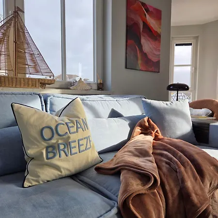 Moderne Traumwohnung Im Loft-stil Mit Ostseeblick *